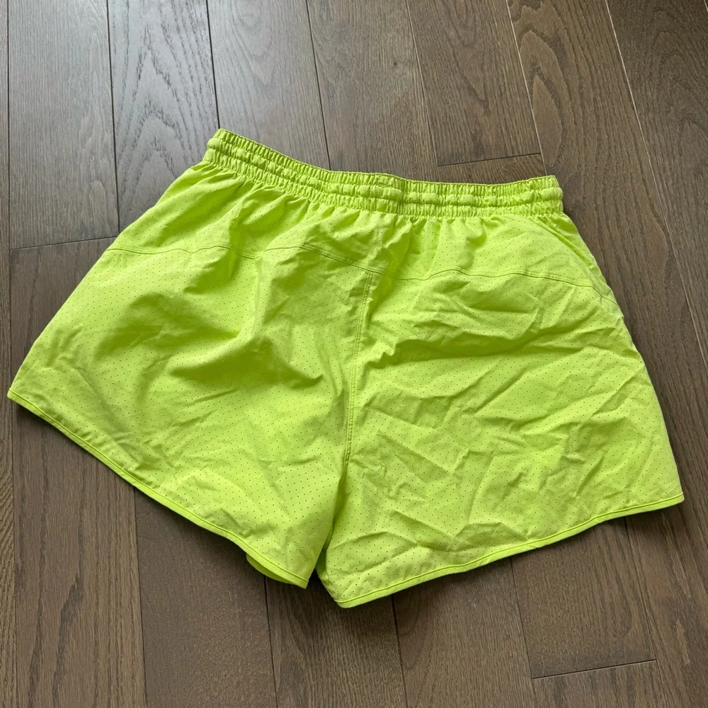 LULULEMON COURT RIVAL SHORTS - Picture 3 of 5